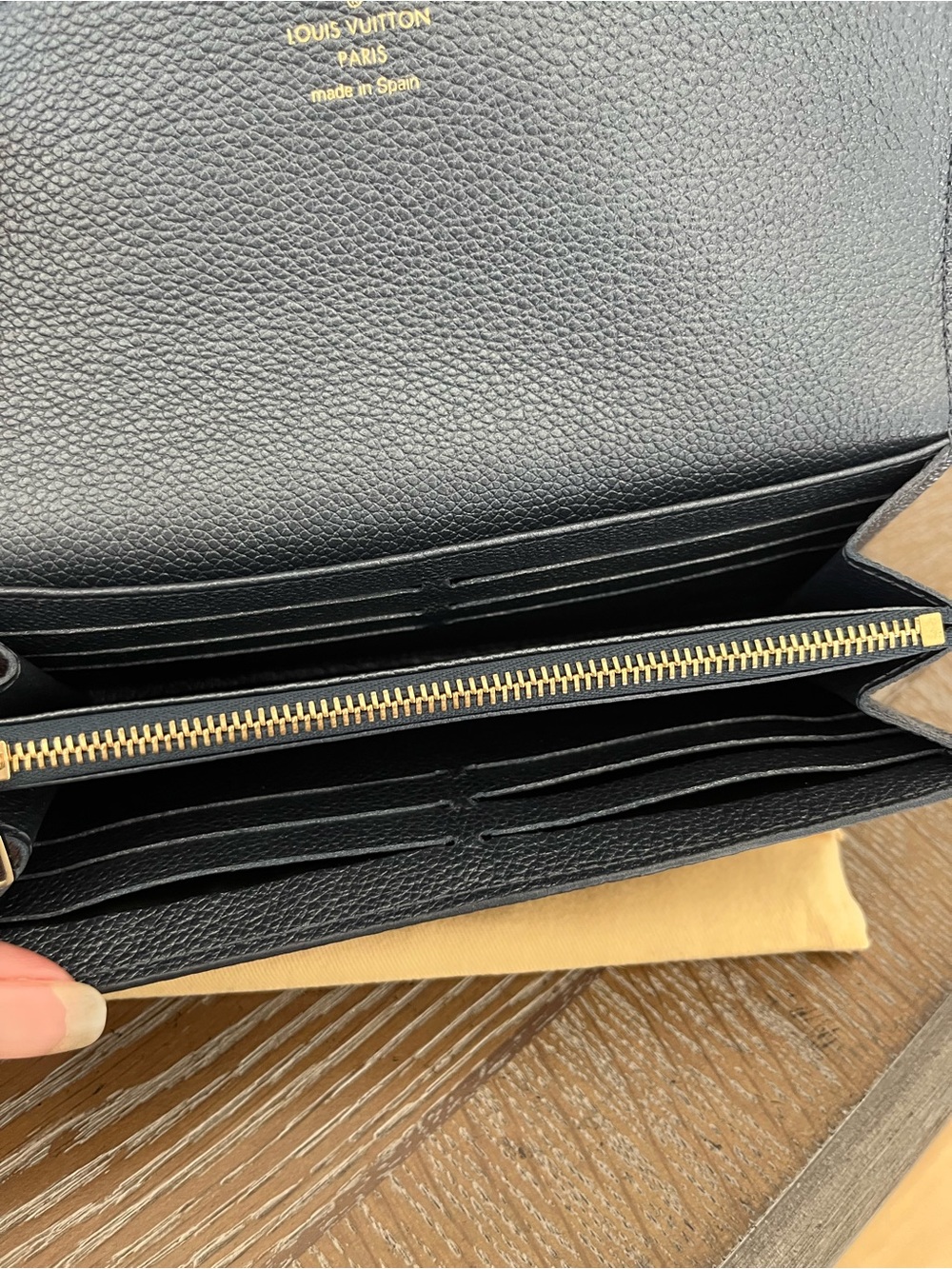 Louis Vuitton Monogram Shimmering Empriente Sarah Wallet - Picture 5 of 11